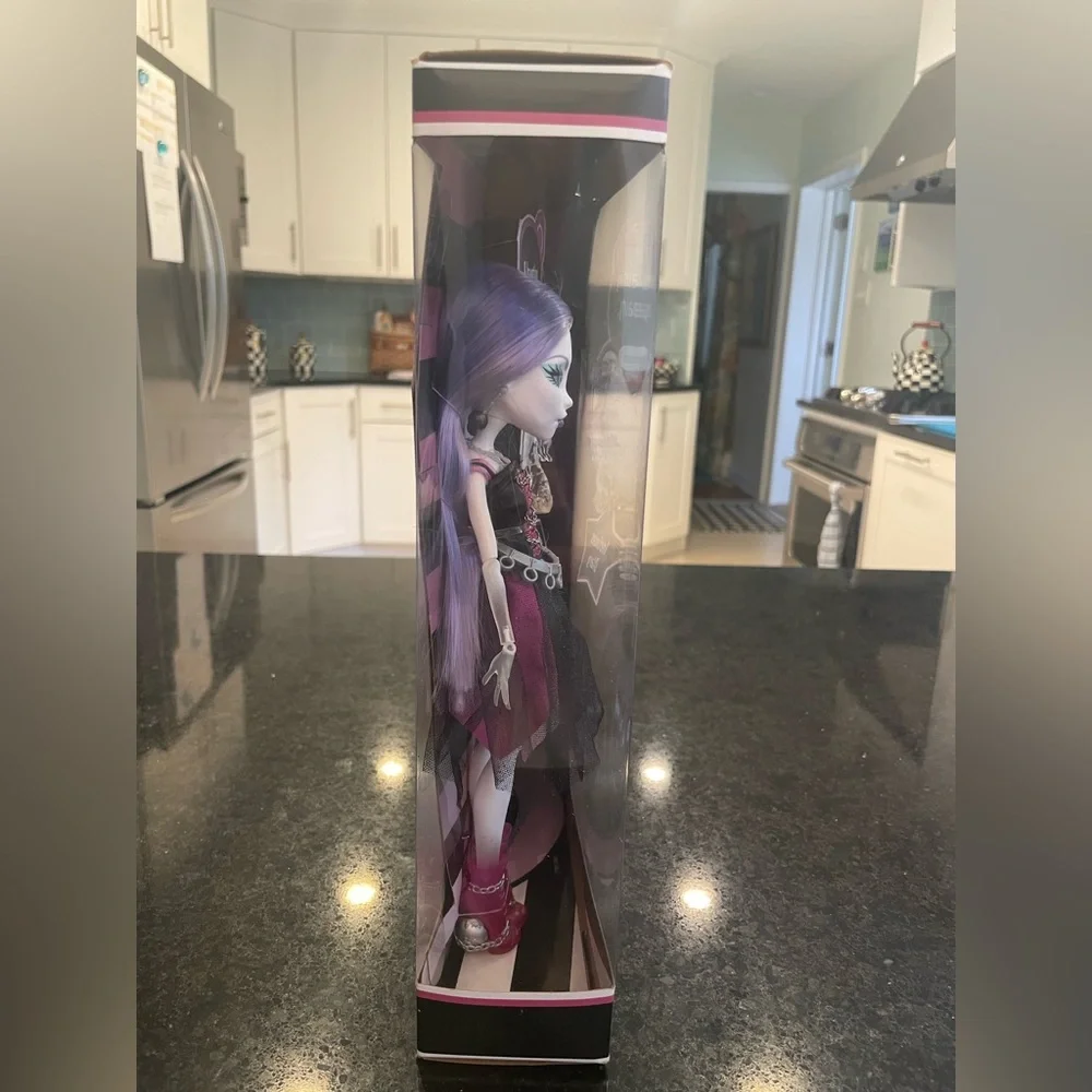 Monster High Spectra Vondergeist First Wave - Picture 4 of 10